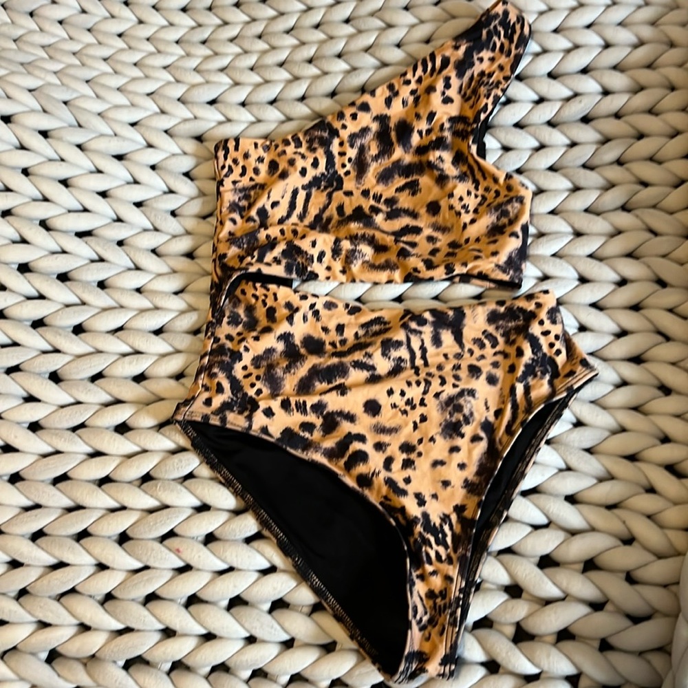 Beach Riot Leopard One-Shoulder One-Piece Swimsuit in Tan and Black